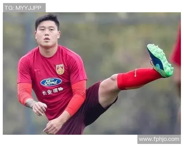 蔡慧康在足球场上的成长历程与未来发展展望分析